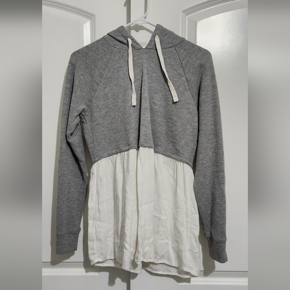 Motherhood Maternity Gray and White Sweater - Picture 1 of 4